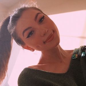 Meet your Posher, Elle